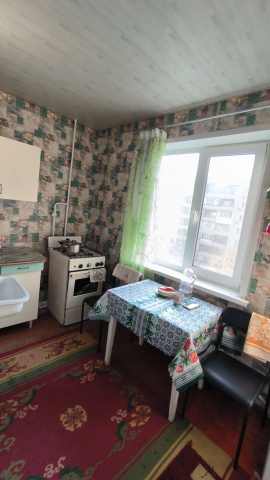 ПРОДАМ в Жовтневом районе. 
1 (2)