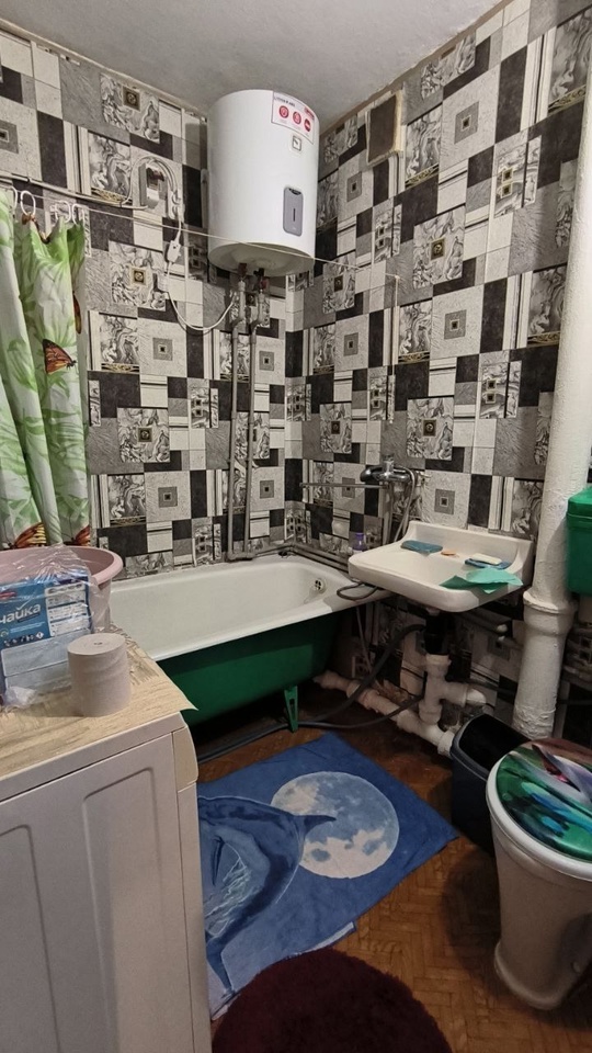 ПРОДАМ в Жовтневом районе. 
1 (5)