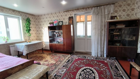 ПРОДАМ в Жовтневом районе. 
1 (6)