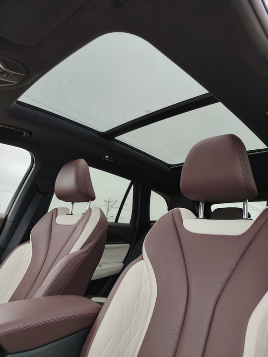 Cостояние нoвoго авто. 
Geely Monjaro (6)