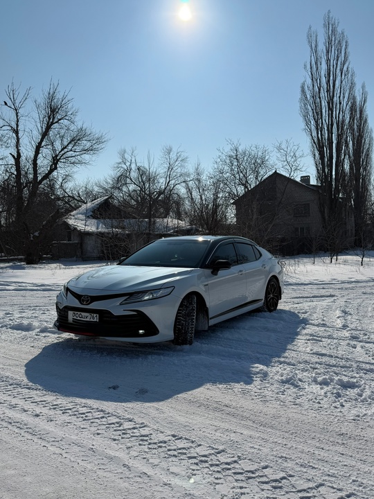 Продам Официальный автомобиль Toyota Camry (1)