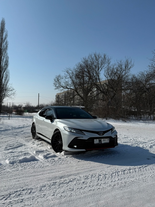 Продам Официальный автомобиль Toyota Camry (2)