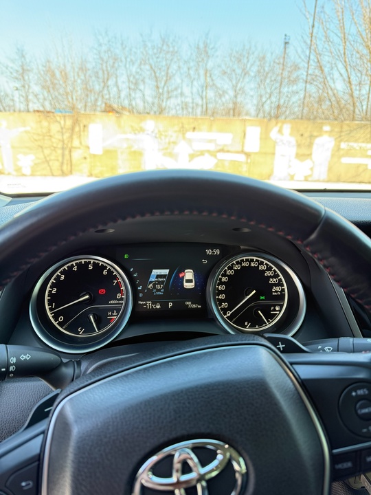 Продам Официальный автомобиль Toyota Camry (8)