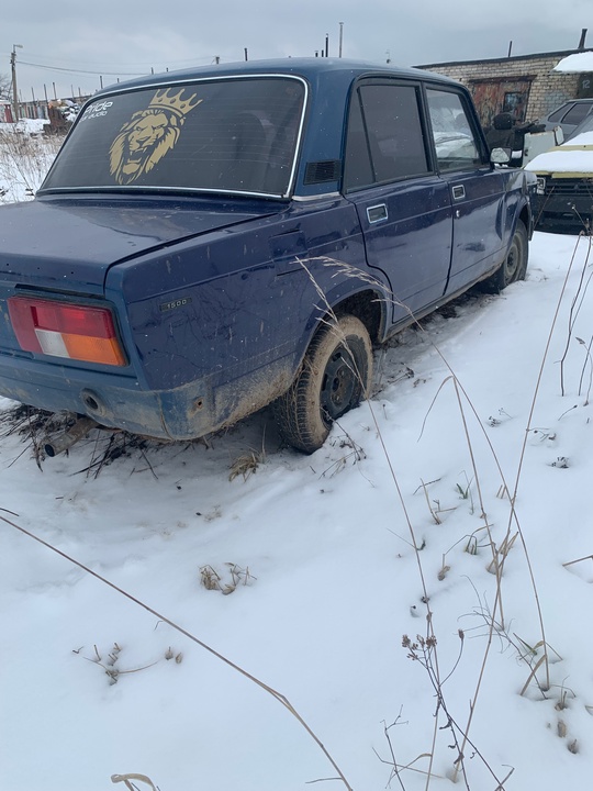 Срочно продам 2107 2000год карб (2)