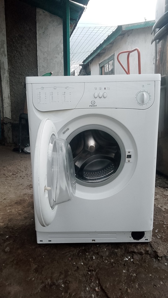 продам стиральную машинку автомат,Индезит 5