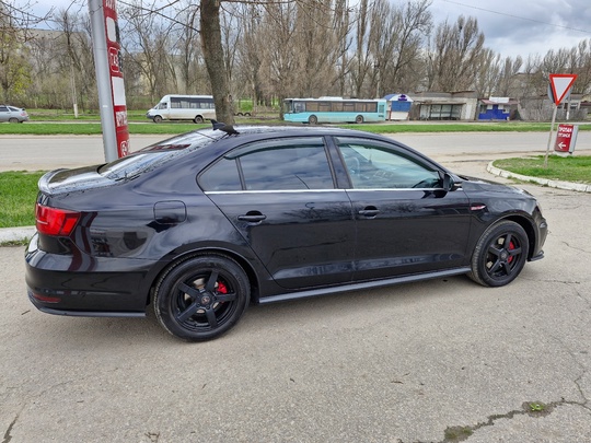 Продам Volkswagen Jetta Gli 2016г (5)