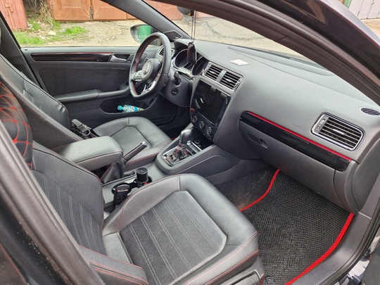 Продам Volkswagen Jetta Gli 2016г (7)