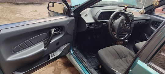 Продам автомобиль Lada 2115. 2002 (6)