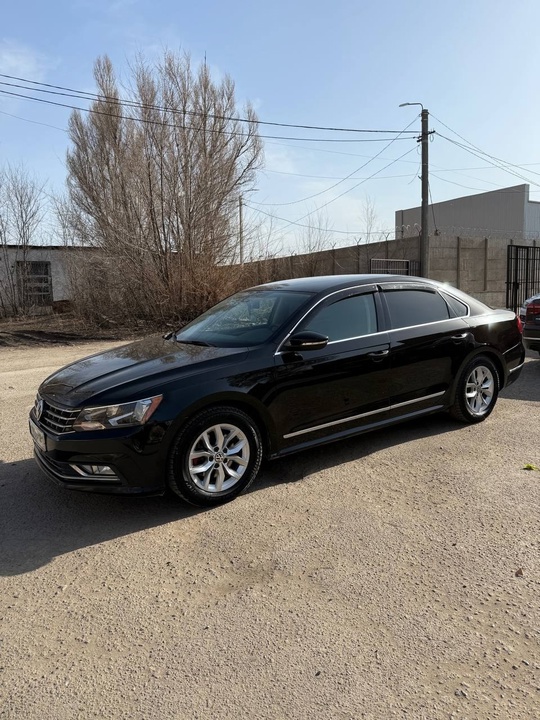 Продам авто
Volkswagen Passat 1.8 
 (2)