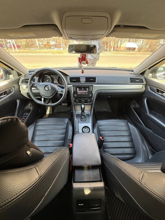 Продам авто
Volkswagen Passat 1.8 
 (3)