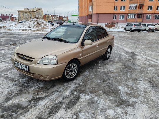 Продам Рио 2004 год рестайлинг.