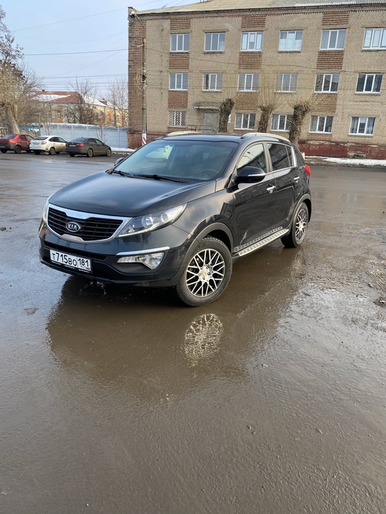 KIA Sportage 
Год выпуска 2010
Двигатель