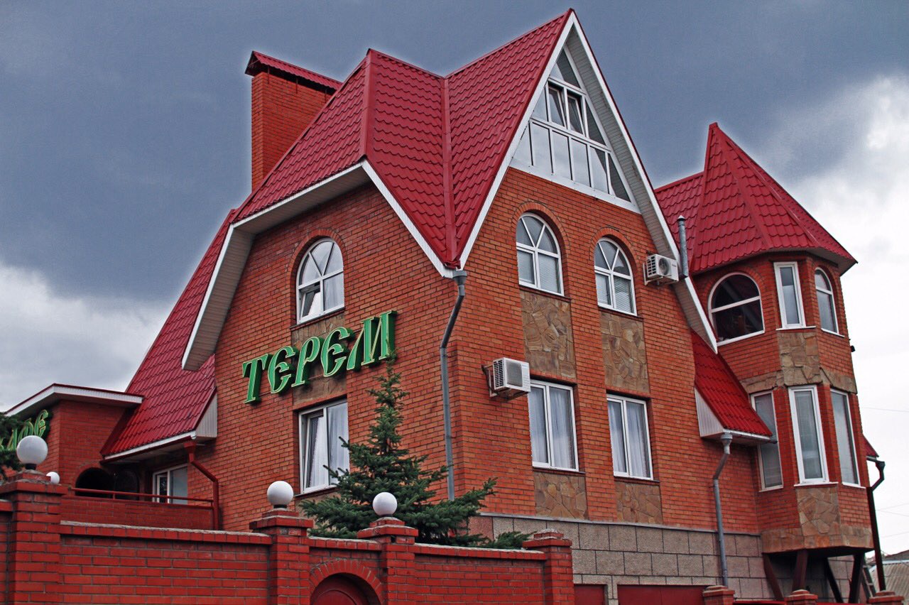 Требуется администратор- горничная, повар, бармен-официант.