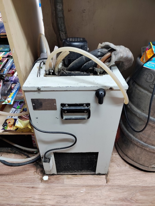Продаётся оборудование для пивного магазина.