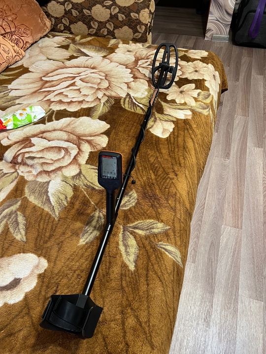 Продам металлоискатель Quest X10 PRO (1)