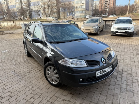 Renault Megane
2006года МКПП
1,9 дизель. Универсал
Климат