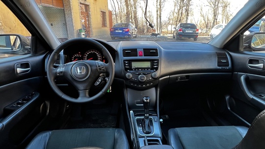 Honda Accord 7
2006 года. АКПП
2.0. (3)