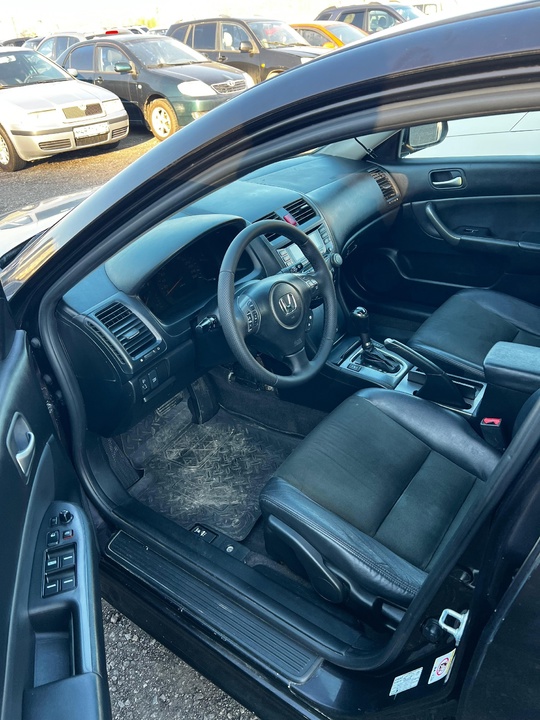 Honda Accord 7
2006 года. АКПП
2.0. (6)
