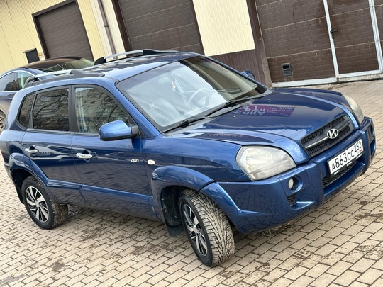 Продам Hyundai Tucson
2004 год 
2.7