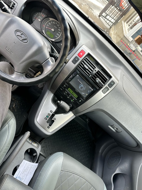 Продам Hyundai Tucson
2004 год 
2.7 (6)