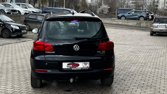 VW Tiguan 
2012 года АКПП, (9)