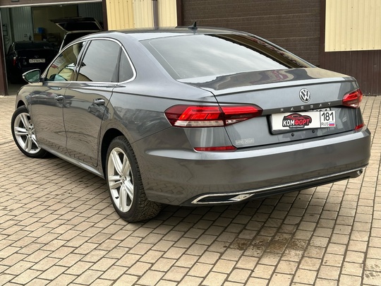 Volkswagen Passat B8 
Год - (3)
