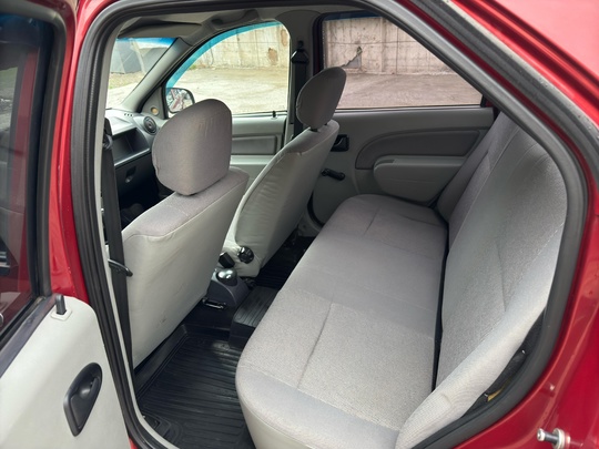 Renault Logan 2008г.выпуска 1.6 MPI (3)