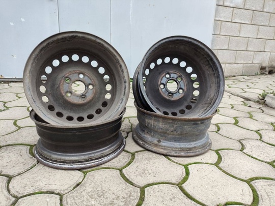Продам диски 16. Подробнее в (1)