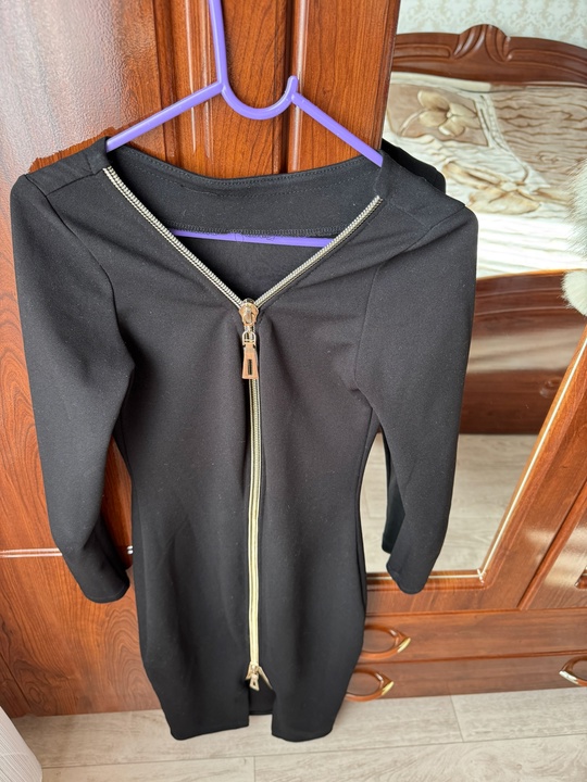 Продам платье (42 размер), 
2 (2)