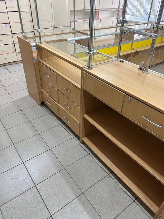 Продам торговую мебель недорого! 
Луганск (5)