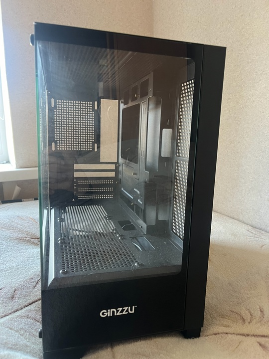Продам корпус для ПК GINZZU