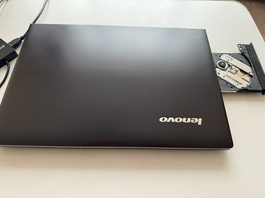 Продам б/у ноутбук Lenovo ideapad (1)