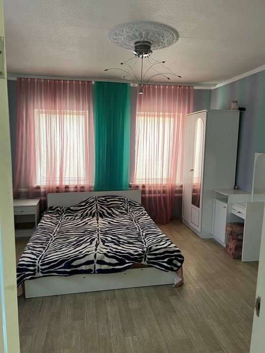 Продам дом в Луганске 
● (4)