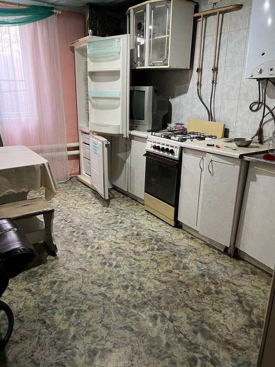 Продам дом в Луганске 
● (7)