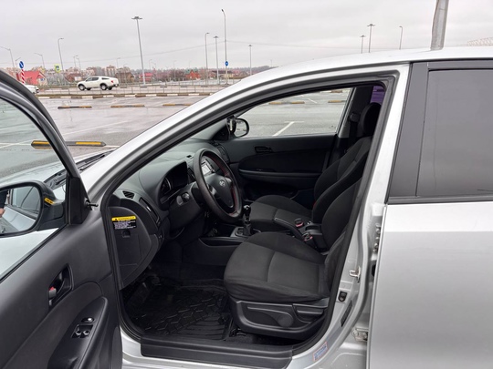 Hyundai i30
2007
1.4
Механика, бензин
Кондиционер (работает, заправлен)
Электростеклоподьемники
АБС
Airbag
Гур
В (5)