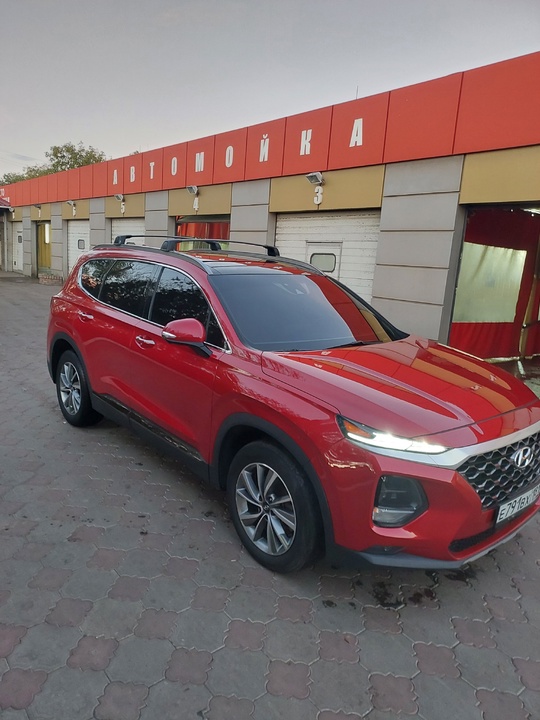 Продам Hyundai Santa Fe 2019