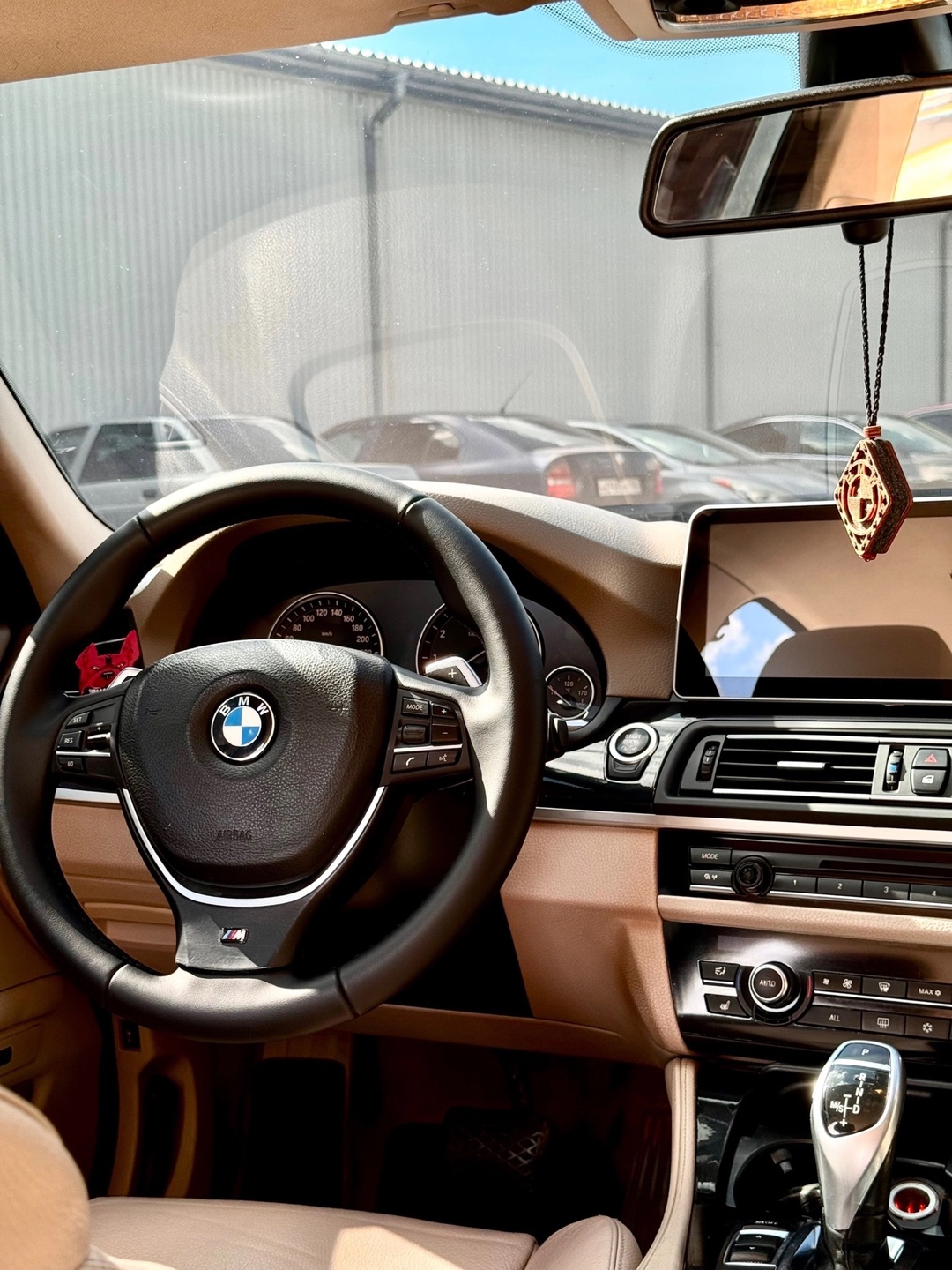 BMW F10 535I 
Двигатель : (7)