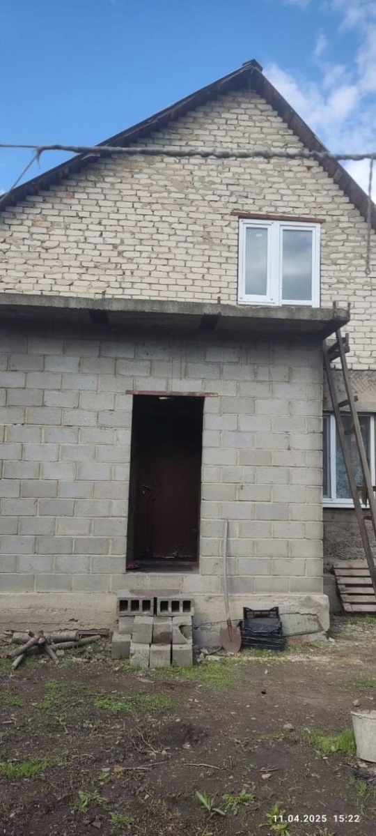 Продается 2 - х этажный (1)