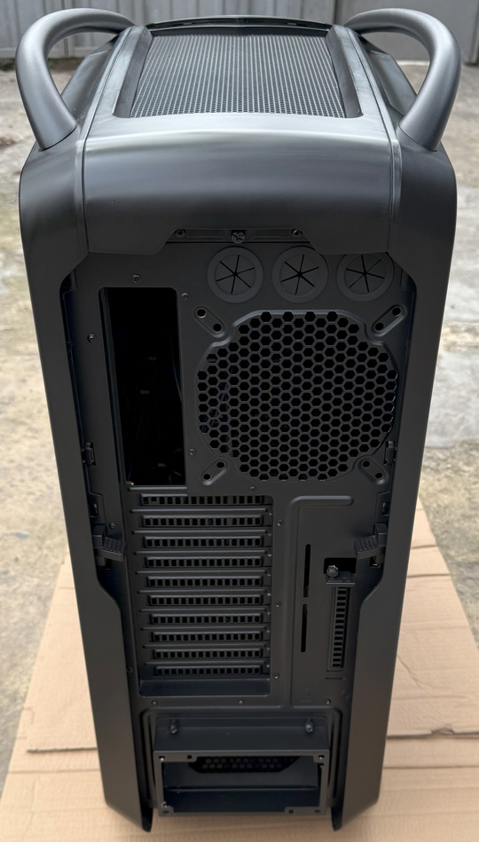 Компьютерный корпус Cooler Master Cosmos (2)