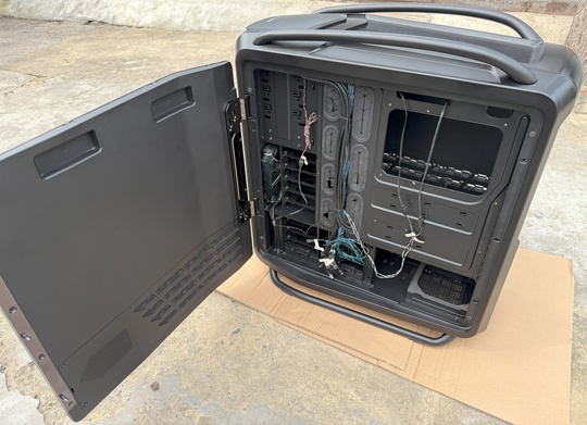 Компьютерный корпус Cooler Master Cosmos (6)