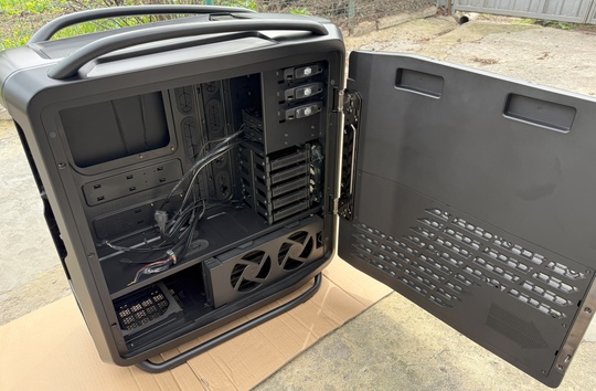 Компьютерный корпус Cooler Master Cosmos (7)