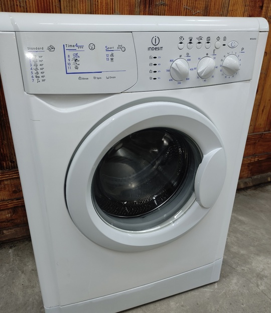 Стиральная машина Indesit итальянская сборка,