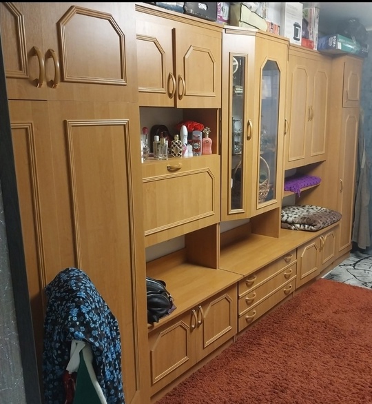 Продам. Самовывоз. 
Цена 8000₽. Все