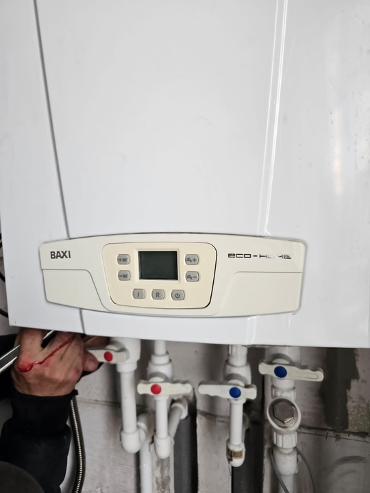 Продам котёл 2х контурный. Газовый.
Без
