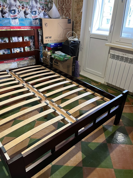 Продается кровать из массива дерева (1)