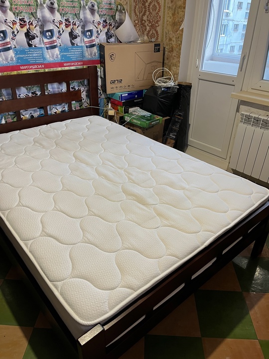 Продается кровать из массива дерева (6)