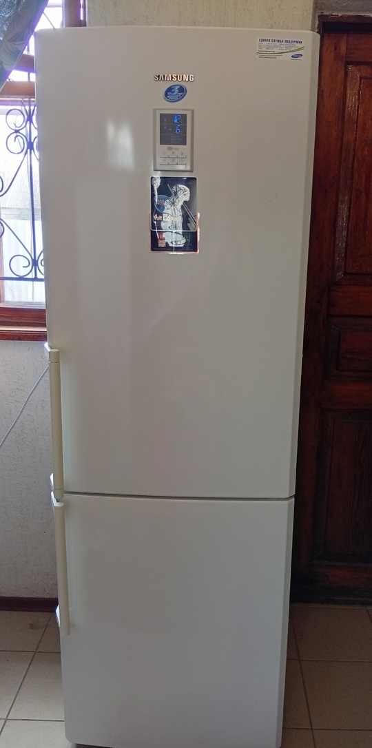 Продам холодильник Samsung no frost (1)