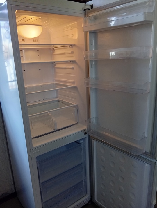 Продам холодильник Samsung no frost (5)