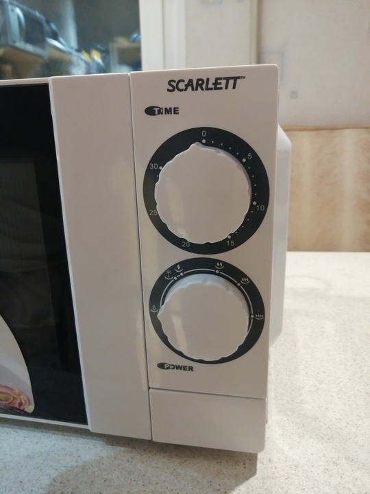 Продам микроволновку Scarlett sc-1702. Б/у (1)