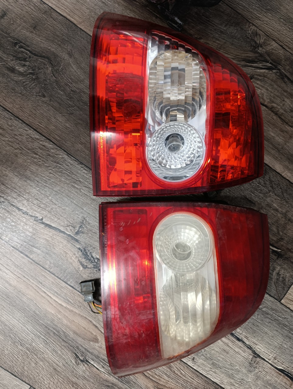 Продам фару левую и задние (1)
